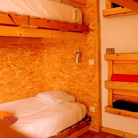 Eco - Tribo Da Vandrarhem Ferrel (Leiria)